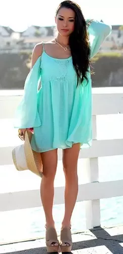 What Color Shoes to Wear With Light Teal Dress