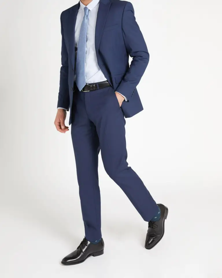 What Color Shoes to Wear With Navy Blue Mens Suit