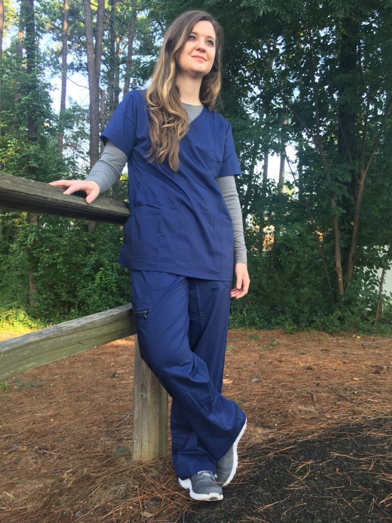 What Color Shoes to Wear With Navy Scrubs