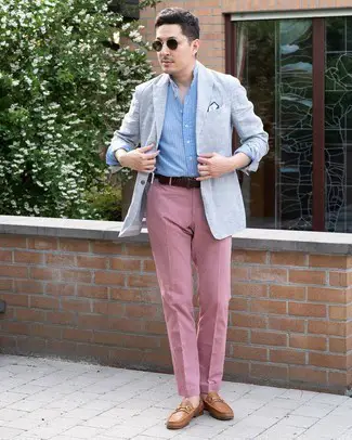 What Color Shoes to Wear With Pink Pants Men