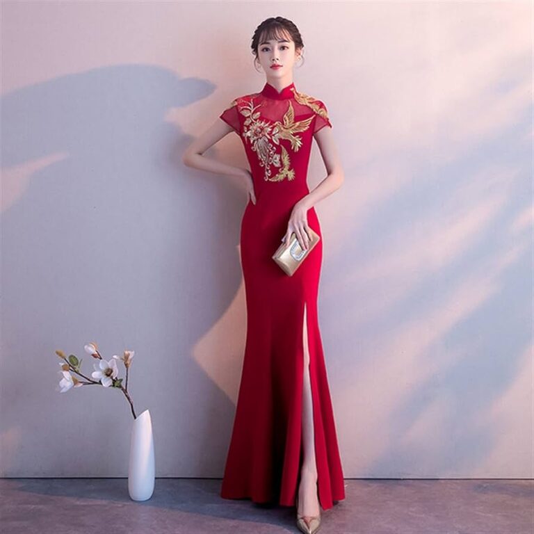 What Color Shoes to Wear With Red Wedding Qipao