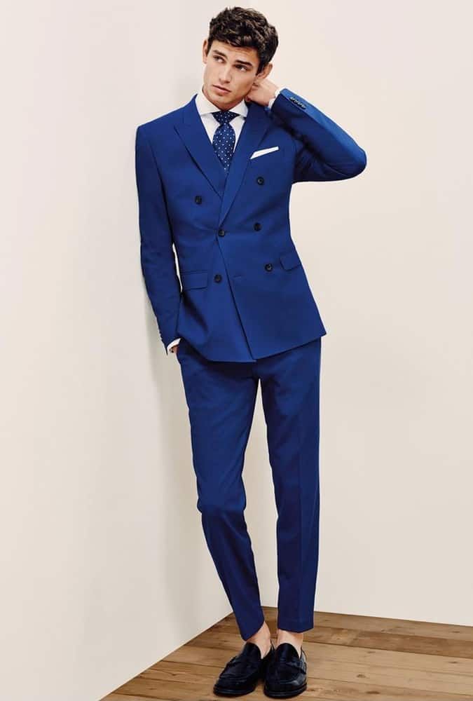 What Color Shoes to Wear With Royal Blue Suit