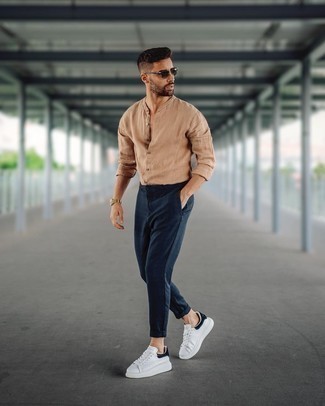 What Color Shoes to Wear With Tan Shirt