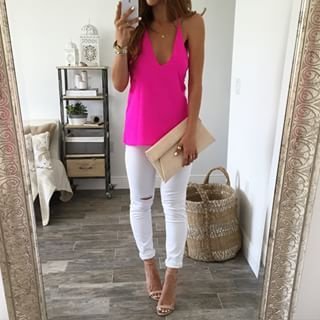 What Color Shoes to Wear With White Crop Pants